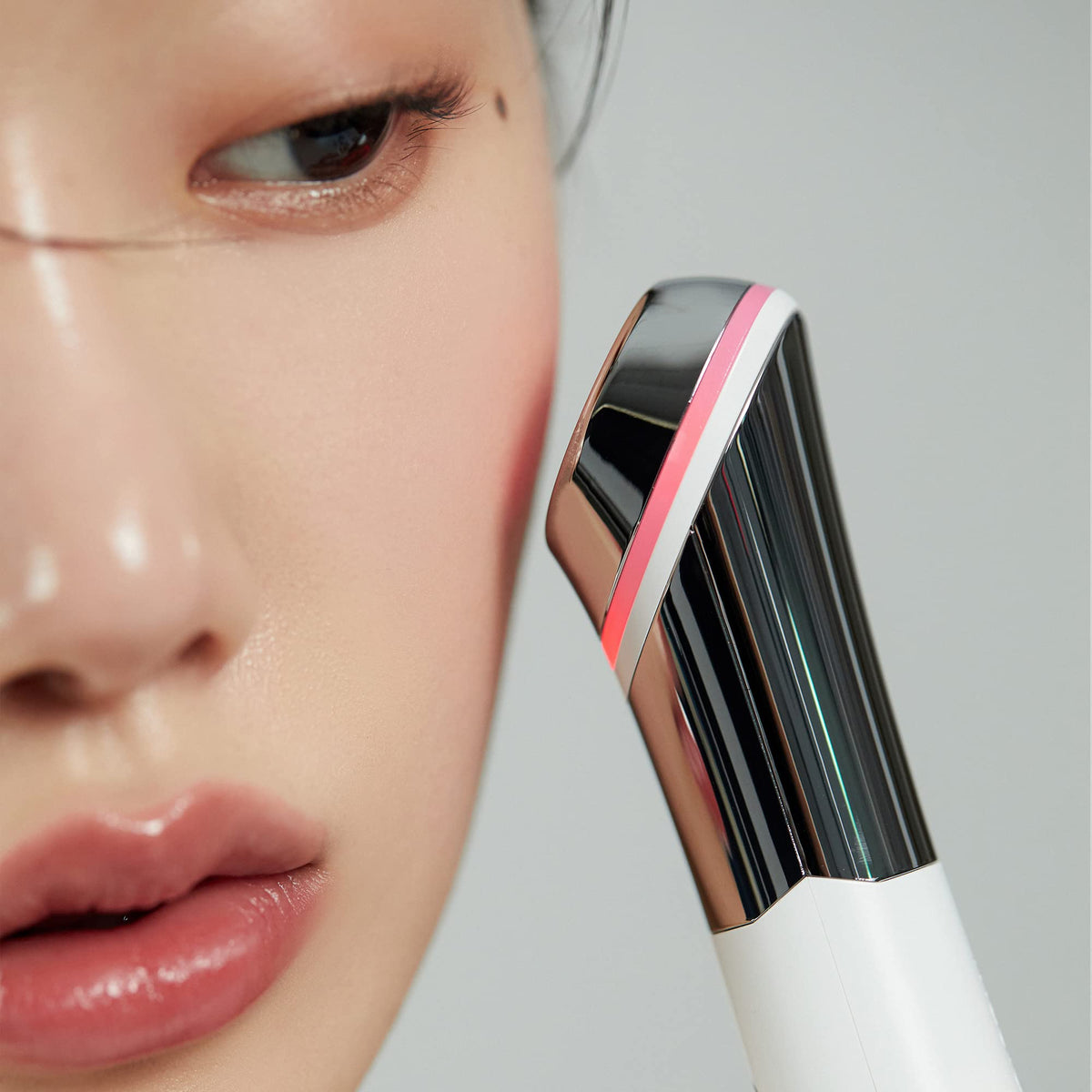 Medicube Age-R ATS Air Shot - Microneedling Skin Care Device for Pore Tightening